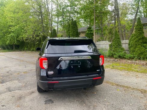 Used 2020 Ford Explorer XLT AWD/4WD image 4