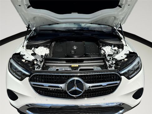 Used 2023 Mercedes-Benz GLC 300 4MATIC image 25