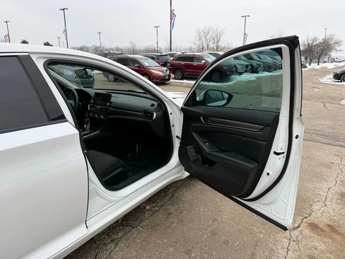 Used 2019 Honda Accord LX image 23