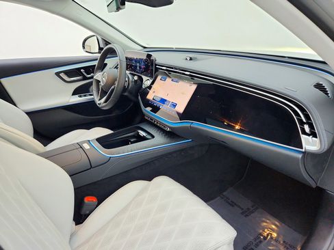 Certified 2026 Mercedes-Benz E 350 Sedan w/ MBUS Superscreen Package image 29