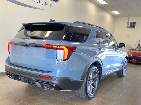 Used 2025 Ford Explorer ST AWD/4WD image 8