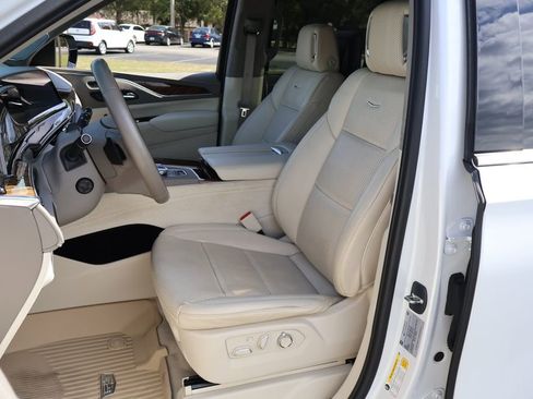 Certified 2023 Cadillac Escalade Premium Luxury Platinum w/ LPO, Radiant Package image 15