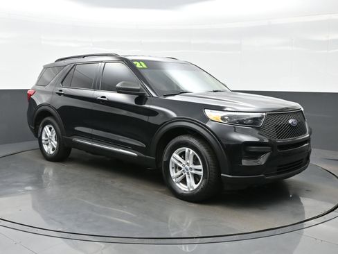 Used 2021 Ford Explorer XLT w/ Class III Trailer Tow Package image 8