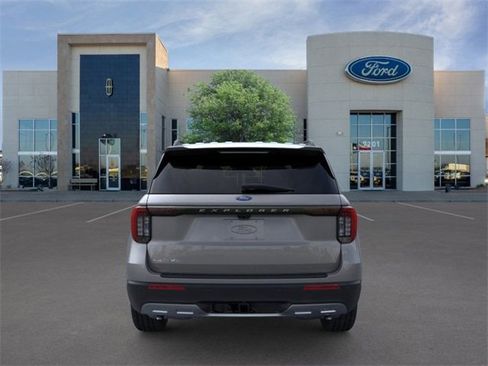 New 2026 Ford Explorer Active w/ Active Comfort Package image 5