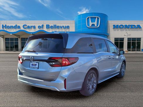 New 2026 Honda Odyssey Touring image 9