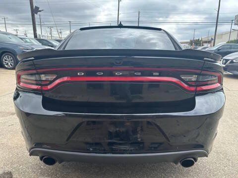 Used 2017 Dodge Charger R/T RWD image 7