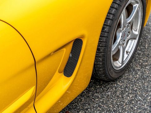 Used 2001 Chevrolet Corvette Convertible w/ Preferred Equipment Group2 image 69