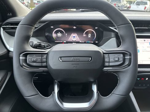 New 2026 Jeep Cherokee Limited image 11