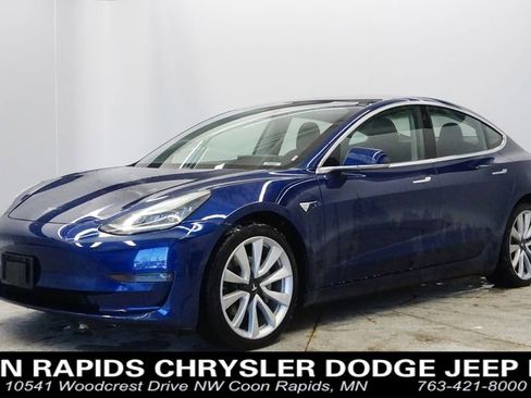 Used 2018 Tesla Model 3 Mid Range image 1