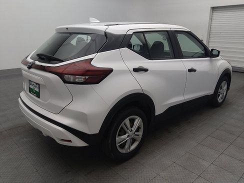 Used 2022 Nissan Kicks S image 9