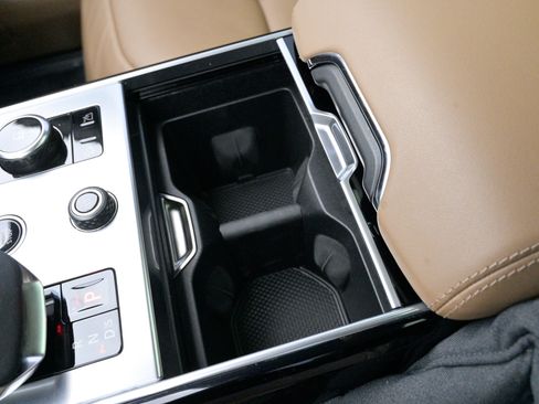 Used 2023 Land Rover Range Rover SE image 33