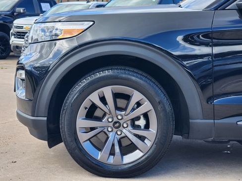 Used 2024 Ford Explorer XLT w/ Equipment Group 202A RWD image 8