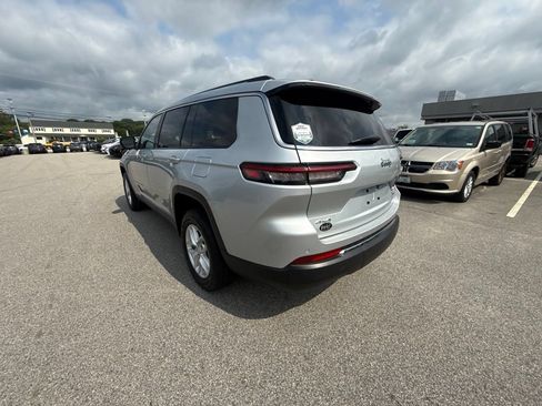 Used 2024 Jeep Grand Cherokee L Laredo AWD/4WD image 3