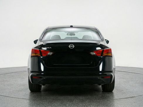 Used 2025 Nissan Altima 2.5 SV image 7