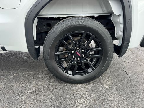 Used 2022 GMC Sierra 1500 Elevation image 11