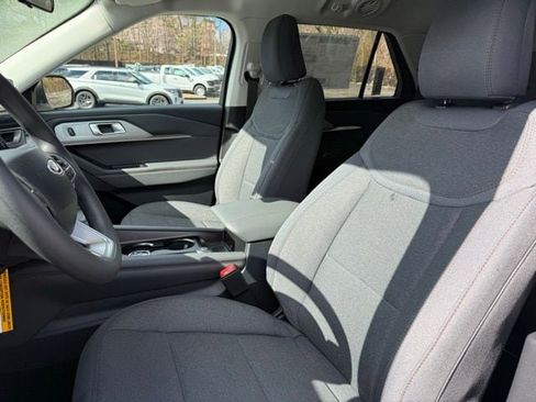 Used 2026 Ford Explorer Active AWD/4WD image 10