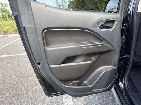 Used 2020 Chevrolet Colorado LT w/ Redline Special Edition RWD image 9