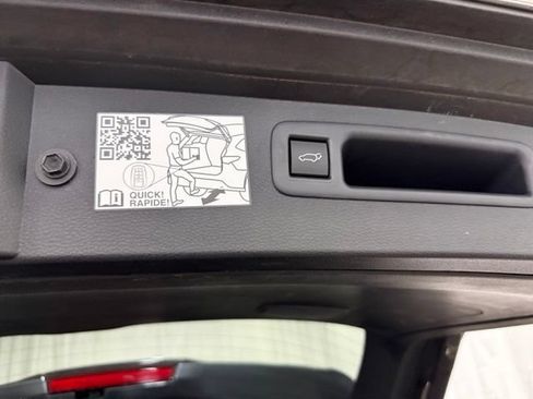 Certified 2024 Toyota Highlander Platinum AWD/4WD image 15