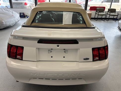 Used 2003 Ford Mustang Deluxe RWD image 5