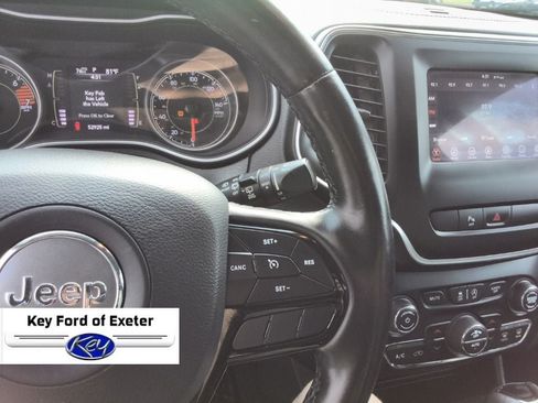 Used 2020 Jeep Cherokee Latitude Plus AWD/4WD image 30