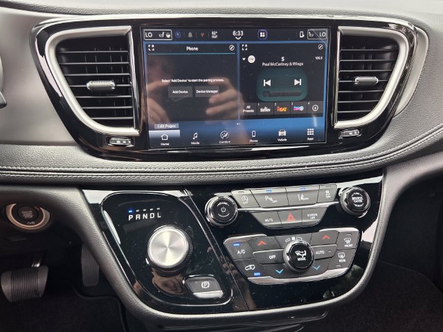 New 2027 Chrysler Pacifica Select FWD image 24