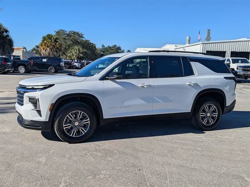 Certified 2025 Chevrolet Traverse LT image 7