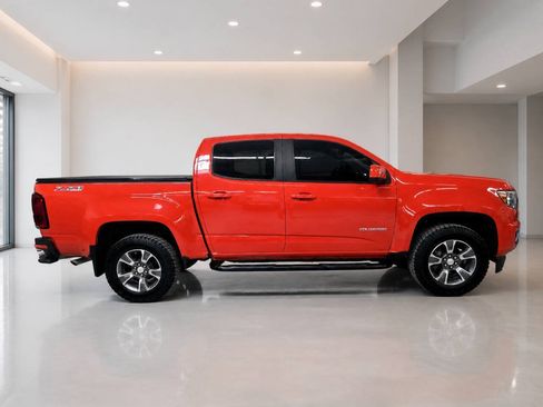 Used 2019 Chevrolet Colorado Z71 AWD/4WD image 6