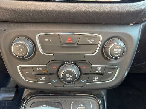 Used 2018 Jeep Compass Limited AWD/4WD image 8