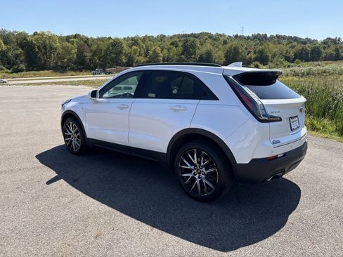 Used 2019 Cadillac XT4 Sport image 3