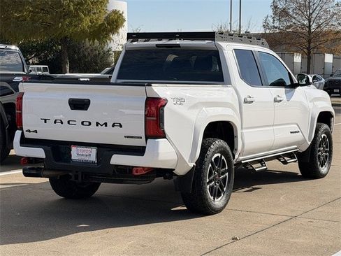 Used 2024 Toyota Tacoma TRD Sport image 4