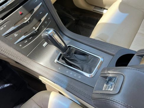 Used 2013 Lincoln MKT AWD image 15