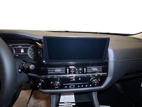 New 2026 Nissan Pathfinder SV image 10