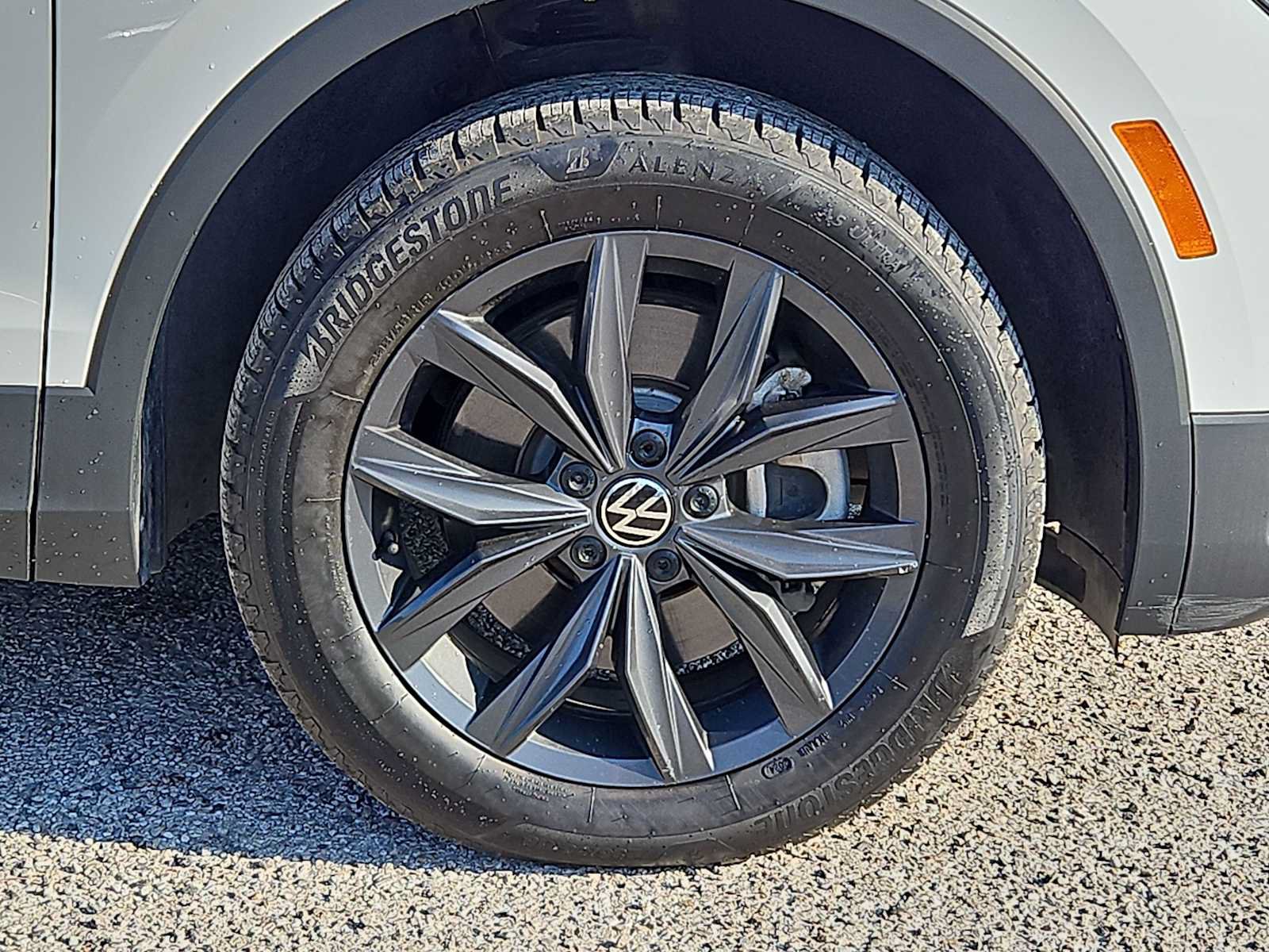 Used 2024 Volkswagen Tiguan SE AWD/4WD image 15