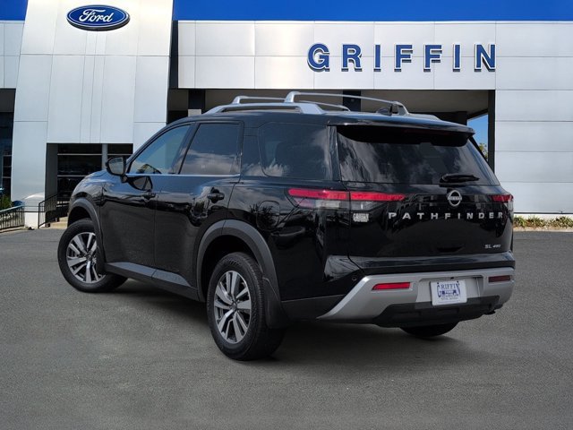 Used 2025 Nissan Pathfinder SL AWD/4WD image 9
