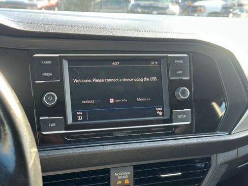 Used 2019 Volkswagen Jetta SE w/ Cold Weather Package FWD image 24