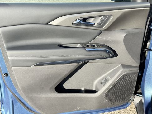 New 2026 Chevrolet Traverse LT w/ Midnight/Sport Edition image 9