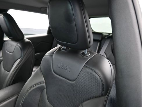 Used 2021 Jeep Cherokee Latitude Lux w/ Comfort/Convenience Group image 16