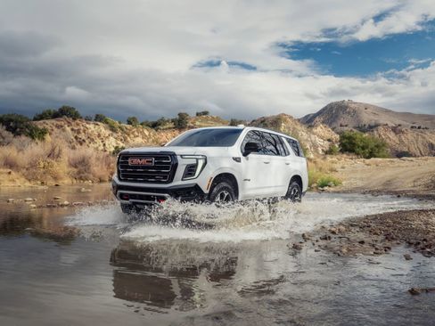 New 2026 GMC Yukon Denali AWD/4WD image 3