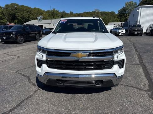 Used 2025 Chevrolet Silverado 1500 LT AWD/4WD image 4