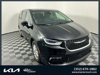 Used 2024 Chrysler Pacifica Touring-L video 1