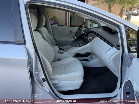 Used 2015 Toyota Prius Two FWD image 24