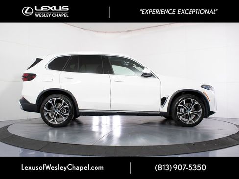 Used 2026 BMW X5 xDrive40i w/ Premium Package AWD/4WD image 4