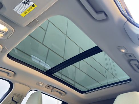 Used 2023 Volvo XC90 B6 Plus image 11