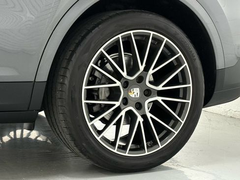 Used 2019 Porsche Cayenne AWD/4WD image 39