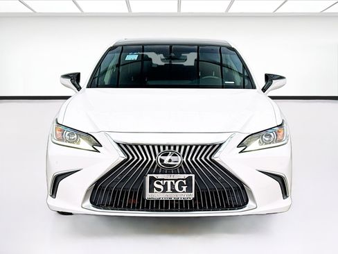 Used 2020 Lexus ES 350 w/ Premium Package FWD image 2