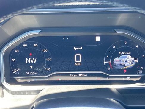 Used 2022 GMC Sierra 1500 Denali w/ Denali Reserve Package AWD/4WD image 7