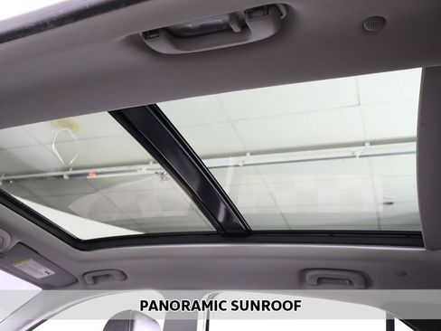 Used 2020 Chevrolet Equinox Premier FWD image 4