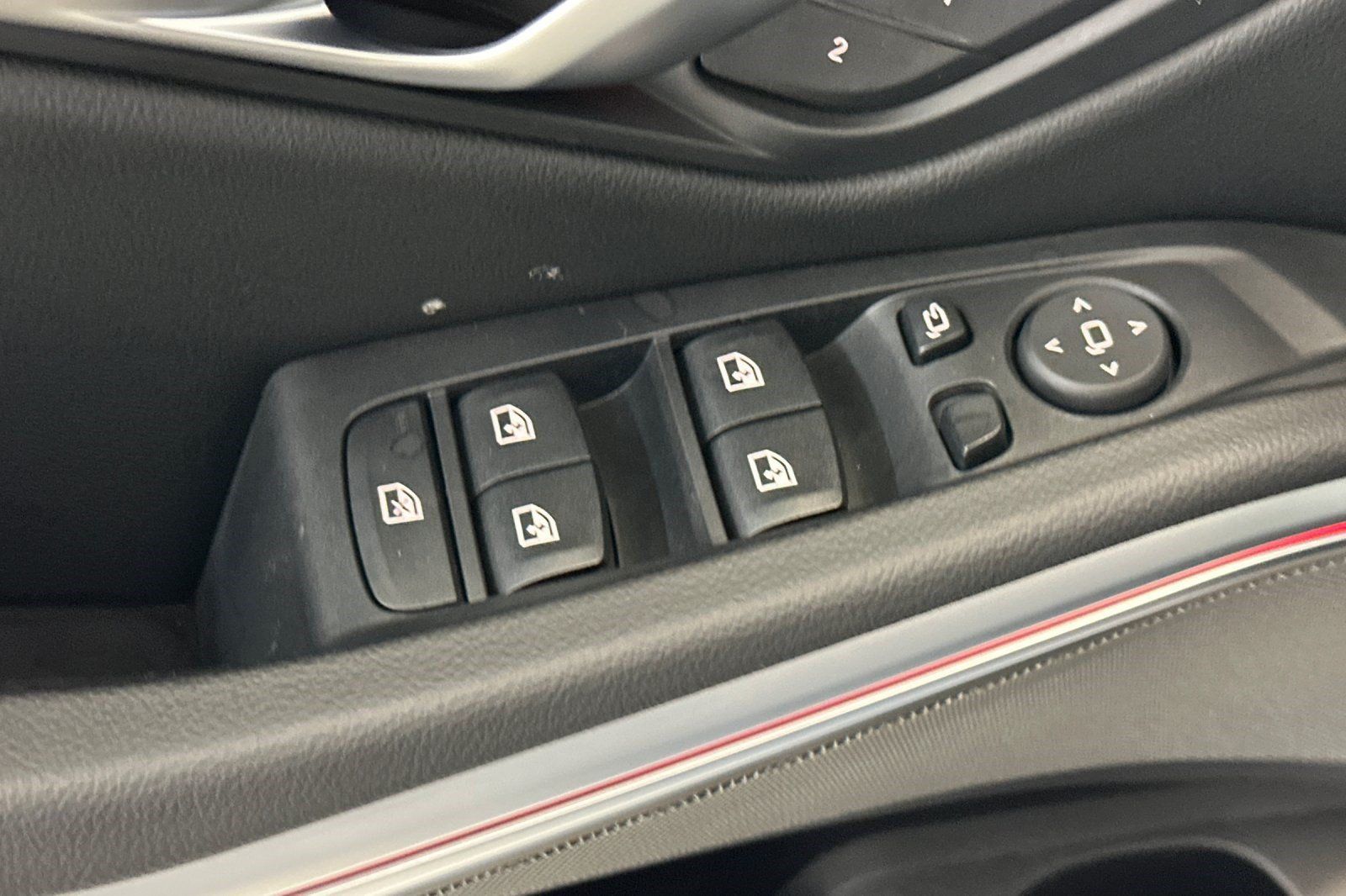 Certified 2025 BMW 330i Sedan w/ Premium Package RWD image 13