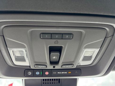 New 2026 GMC Sierra 1500 SLT image 27