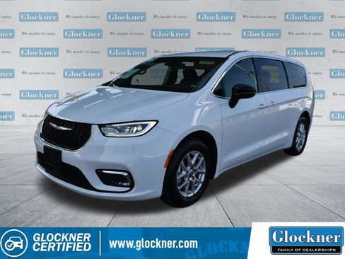 Used 2025 Chrysler Pacifica Select FWD image 1
